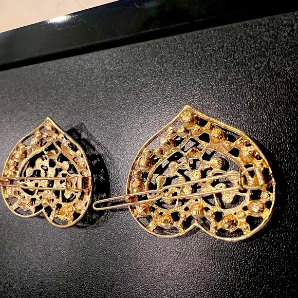 2 Hair Clips same Heart Designs - Picture 4 of 6